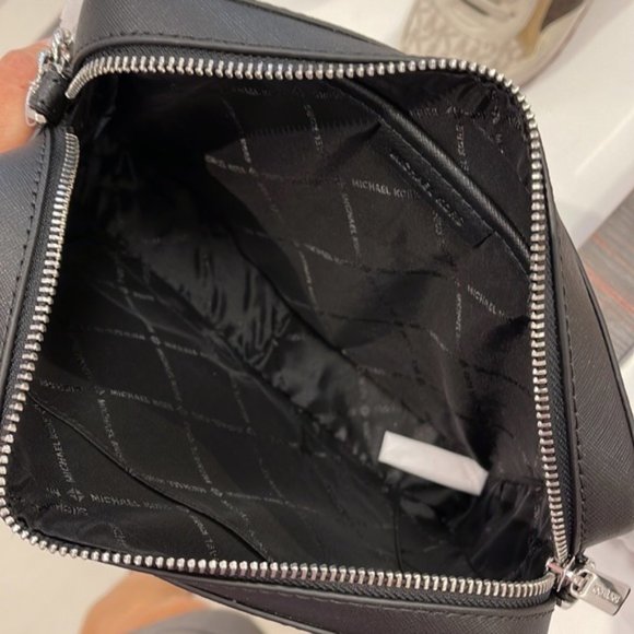 Michael Kors Jet Set Item Large East West Zip Crossbody Leather Black - Picture 6 of 16